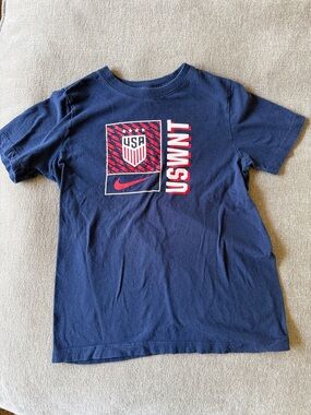 Nike USWNT youth tshirt size medium